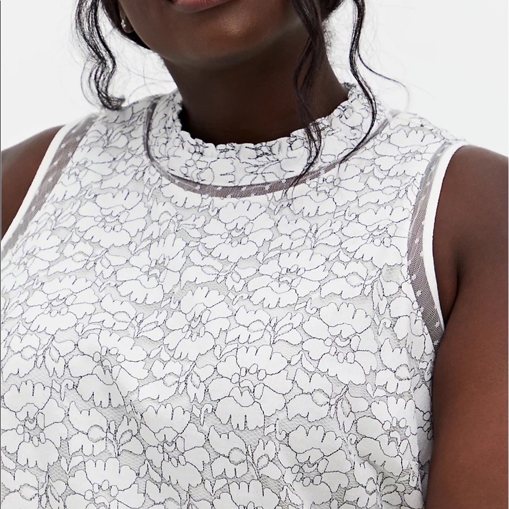 WHITE LACE MOCK NECK TANK